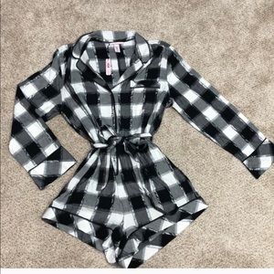 VS PJ ROMPER  ** NWOT **